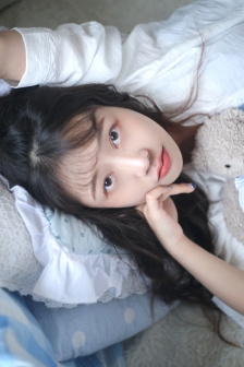 变成黑死辣妹后和朋友做了